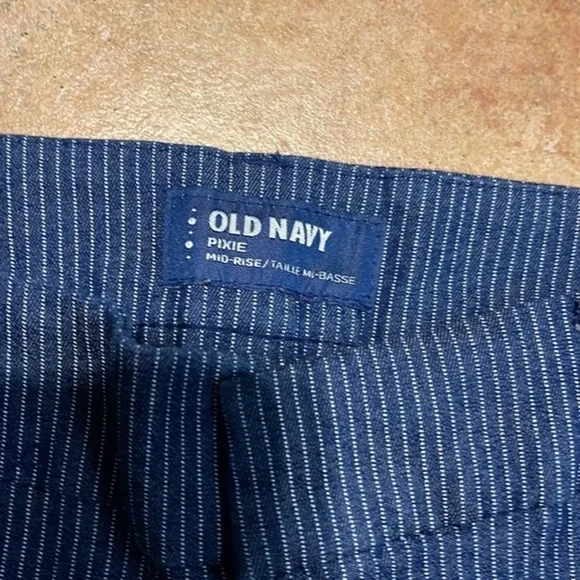 Old Navy The Pixie stretchy ankle pant in pinstripe blue - Picture 3 of 5